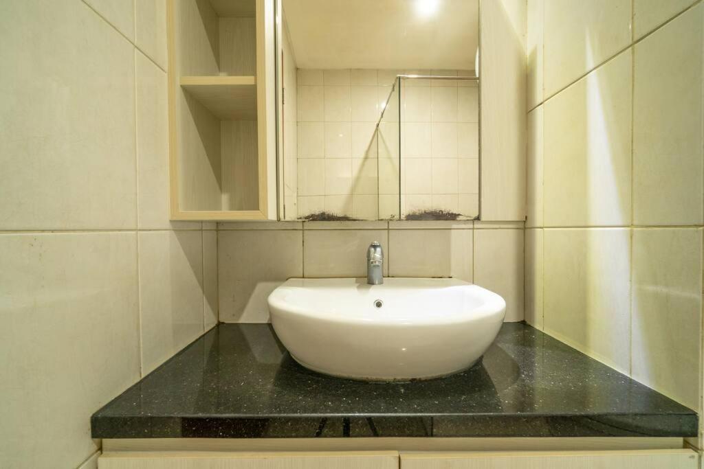 Modern & Comfy Studio In Central Jakarta, Scbd Eksteriør billede