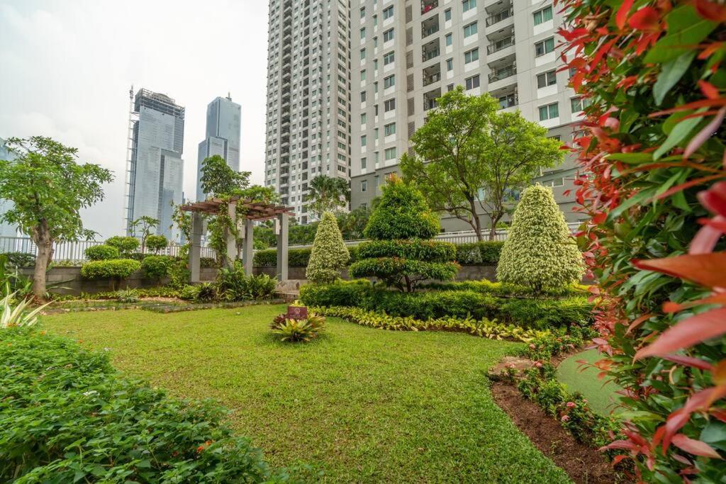 Modern & Comfy Studio In Central Jakarta, Scbd Eksteriør billede